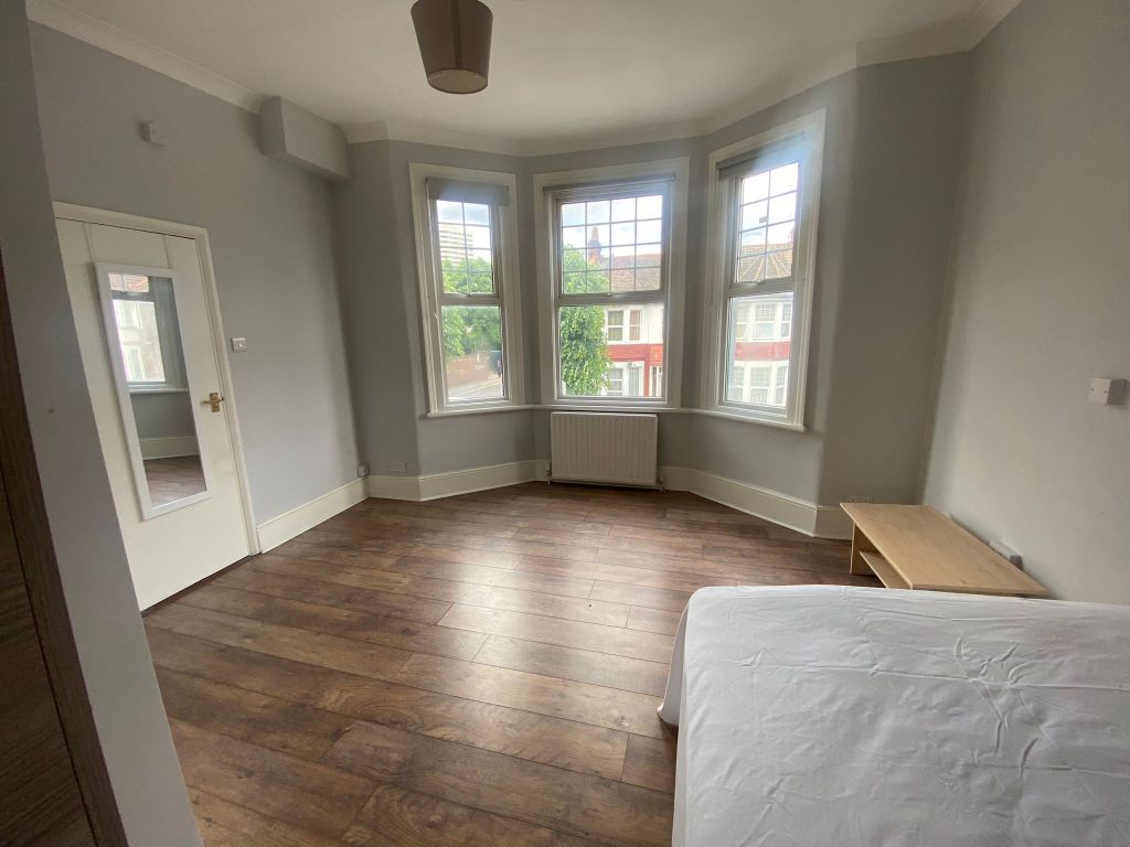 Property photo 2 of 6