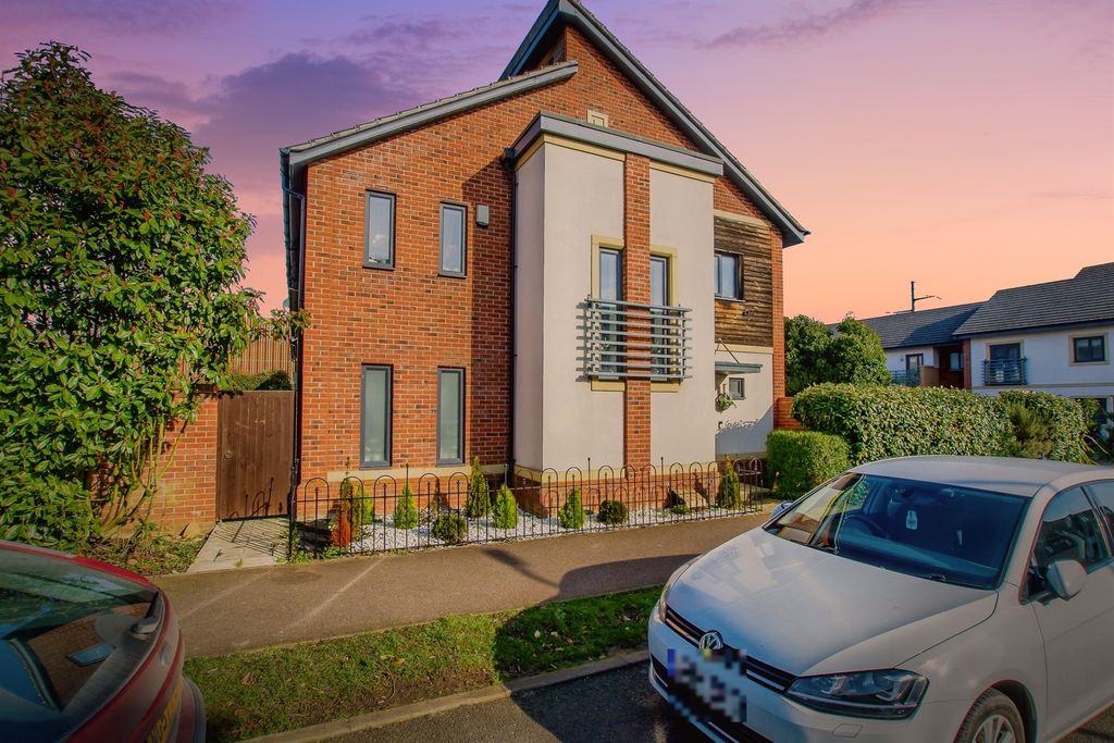 Property photo 1 of 30