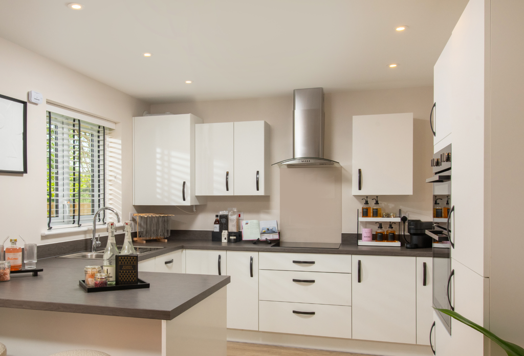 Property photo 1 of 8 Apple Kitchen