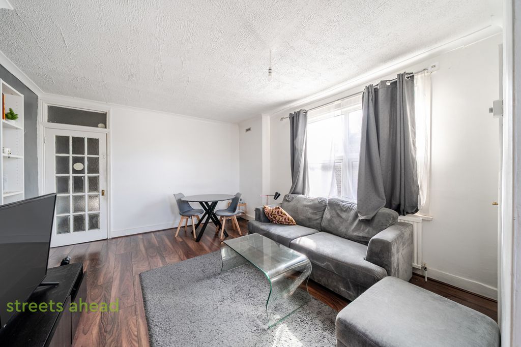 Property photo 2 of 14 6Bf9742B-4d54-462...