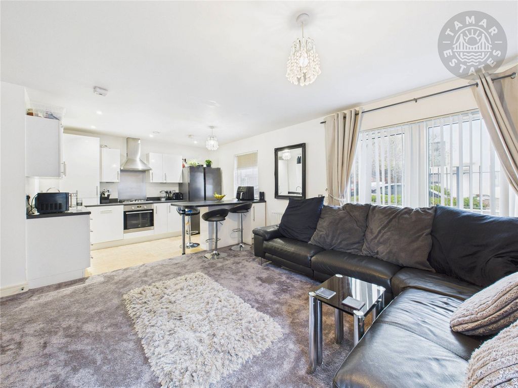 Property photo 2 of 13 Lounge/Kitchen/Diner