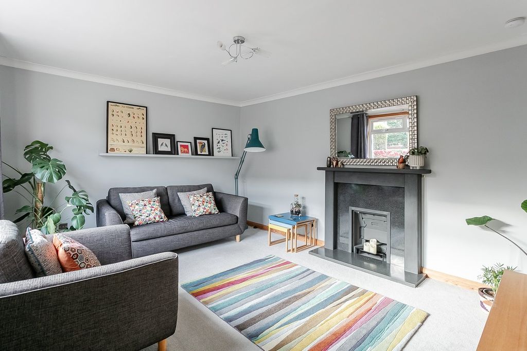 Property photo 3 of 28