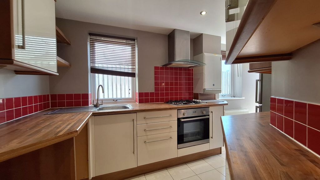 Property photo 1 of 12 Kitchen