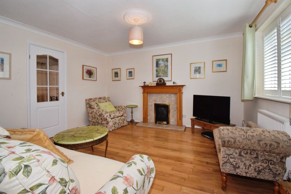 Property photo 3 of 27