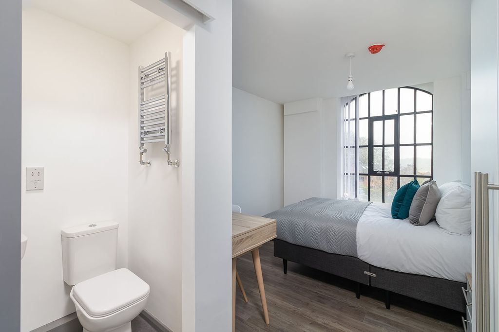 Property photo 2 of 9