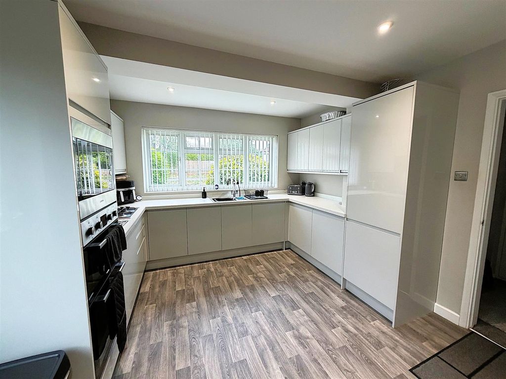 Property photo 2 of 12 8.Jpg