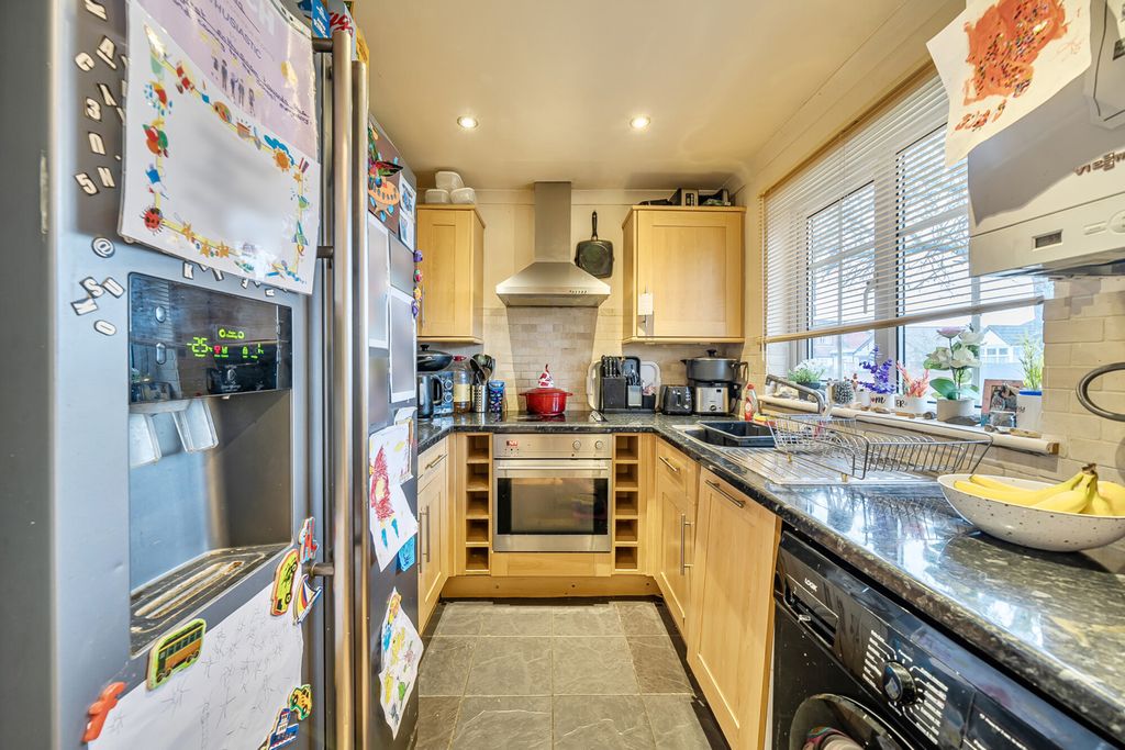 Property photo 3 of 13 1417058-1-6997313...