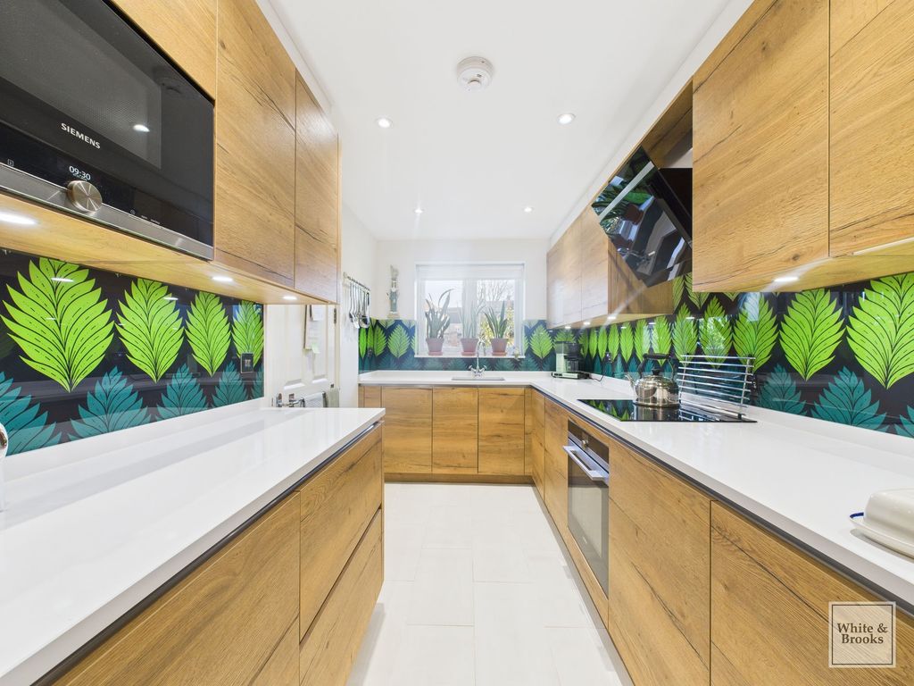 Property photo 2 of 22