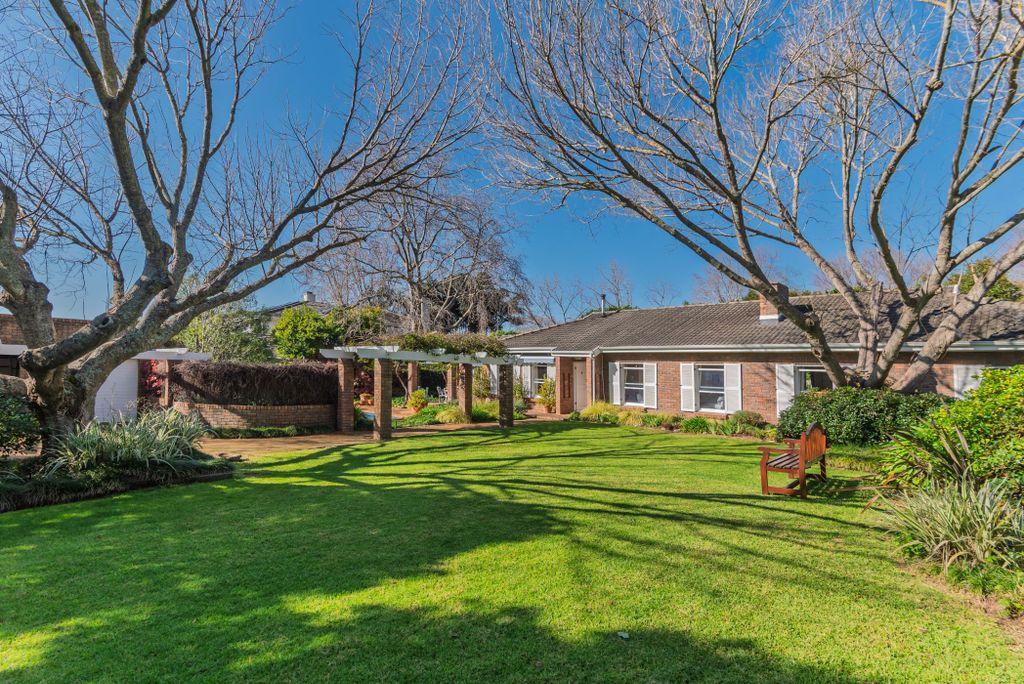 Property photo 2 of 40 Kw1708410