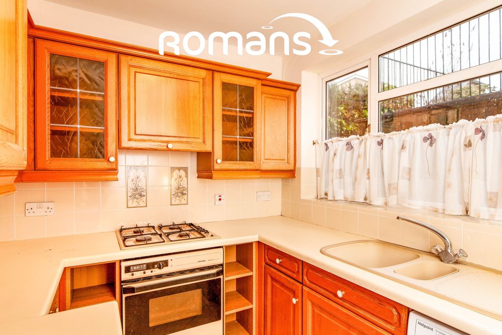 Property photo 3 of 11 4