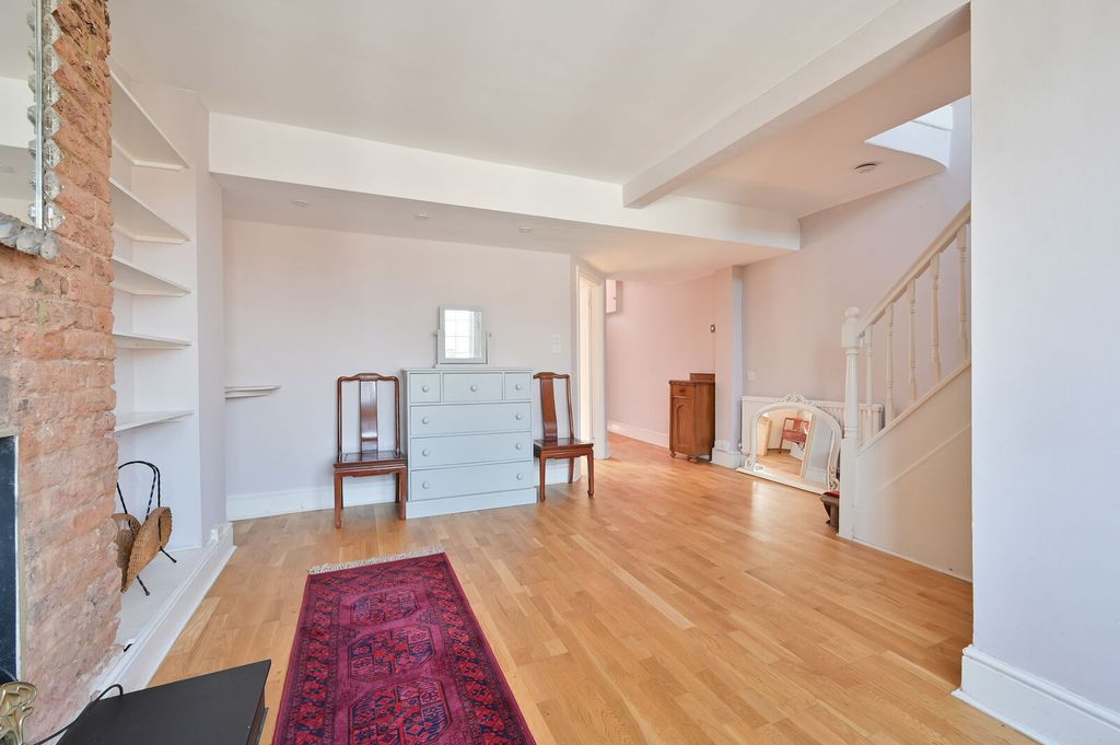 Property photo 3 of 19