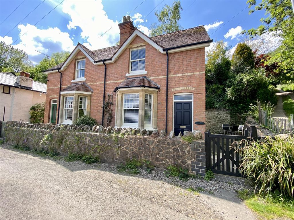 Property photo 1 of 14 Front.Jpeg