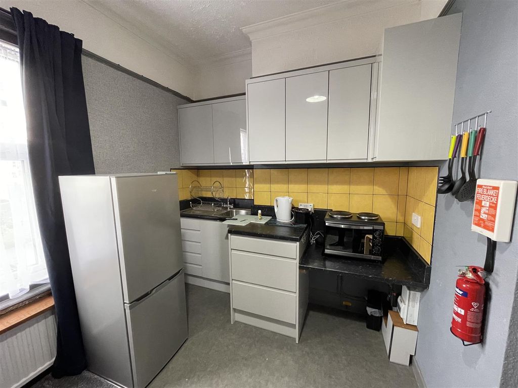 Property photo 2 of 5 Room 5, 81 Wilton Avenue Kitchen.Jpg