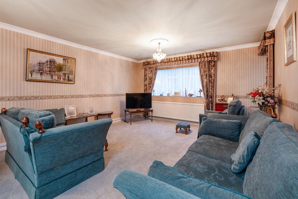 Property photo 2 of 12