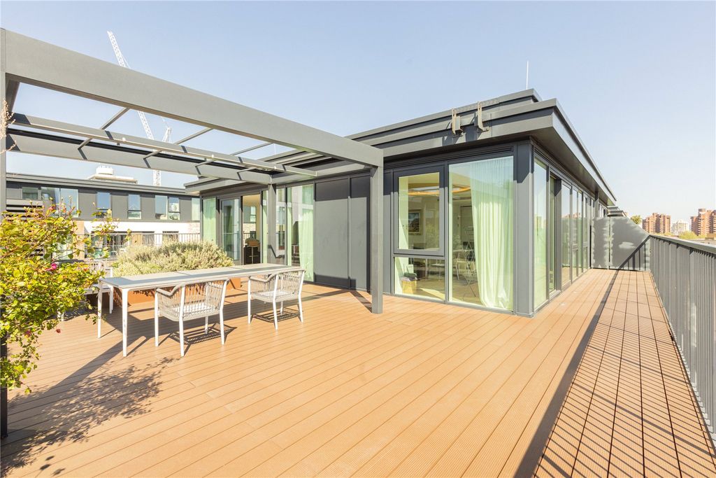 Property photo 3 of 33 Picture No. 02