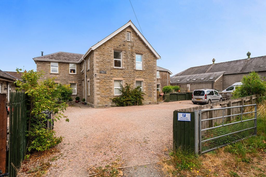 Property photo 1 of 19 External