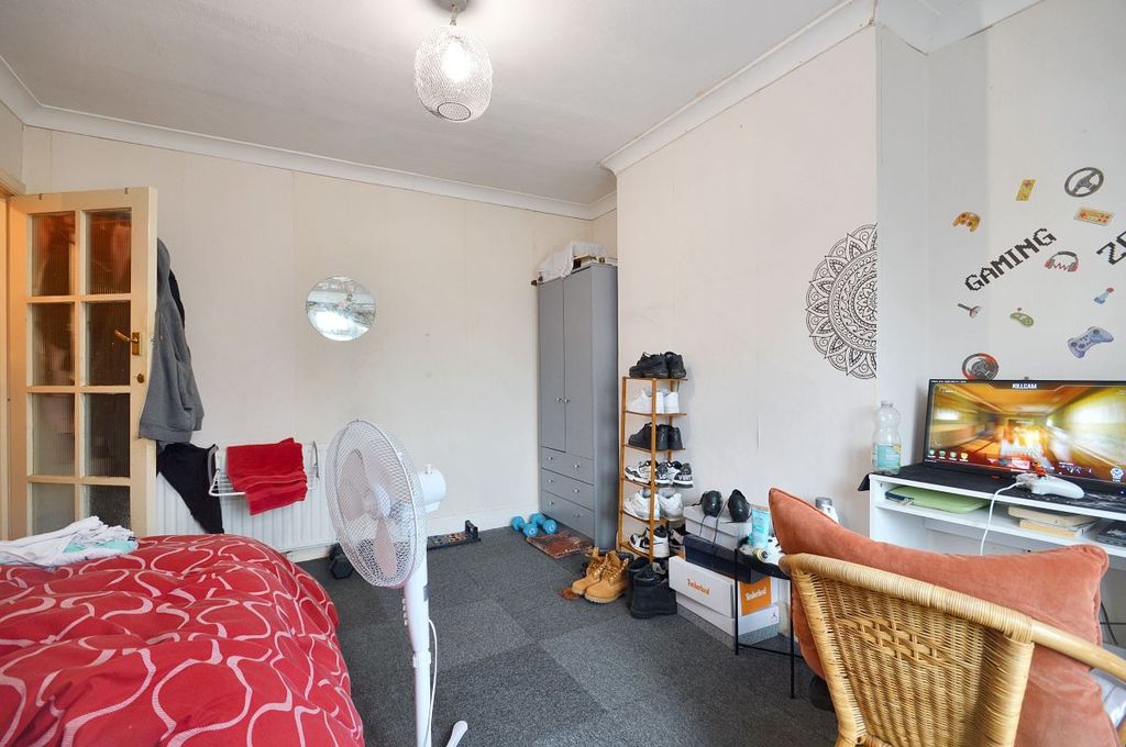 Property photo 3 of 9