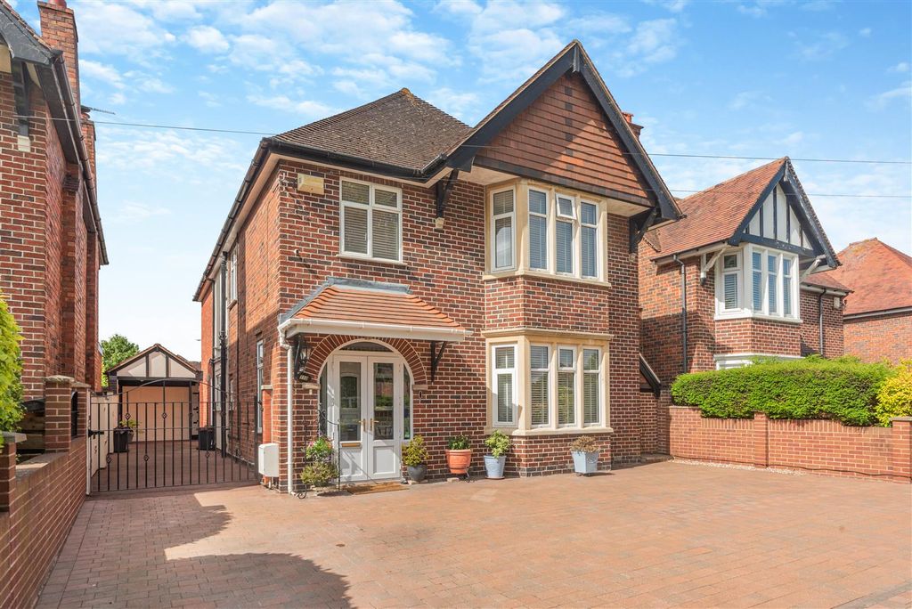 Property photo 1 of 30