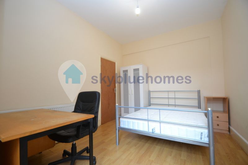 Property photo 3 of 7 Photo 2