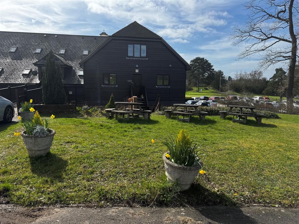 Property photo 3 of 6 Golfclub Bearsted.Jpg