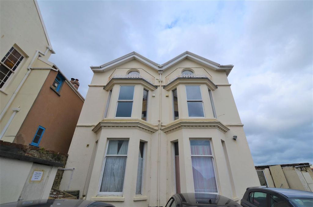 Property photo 1 of 3