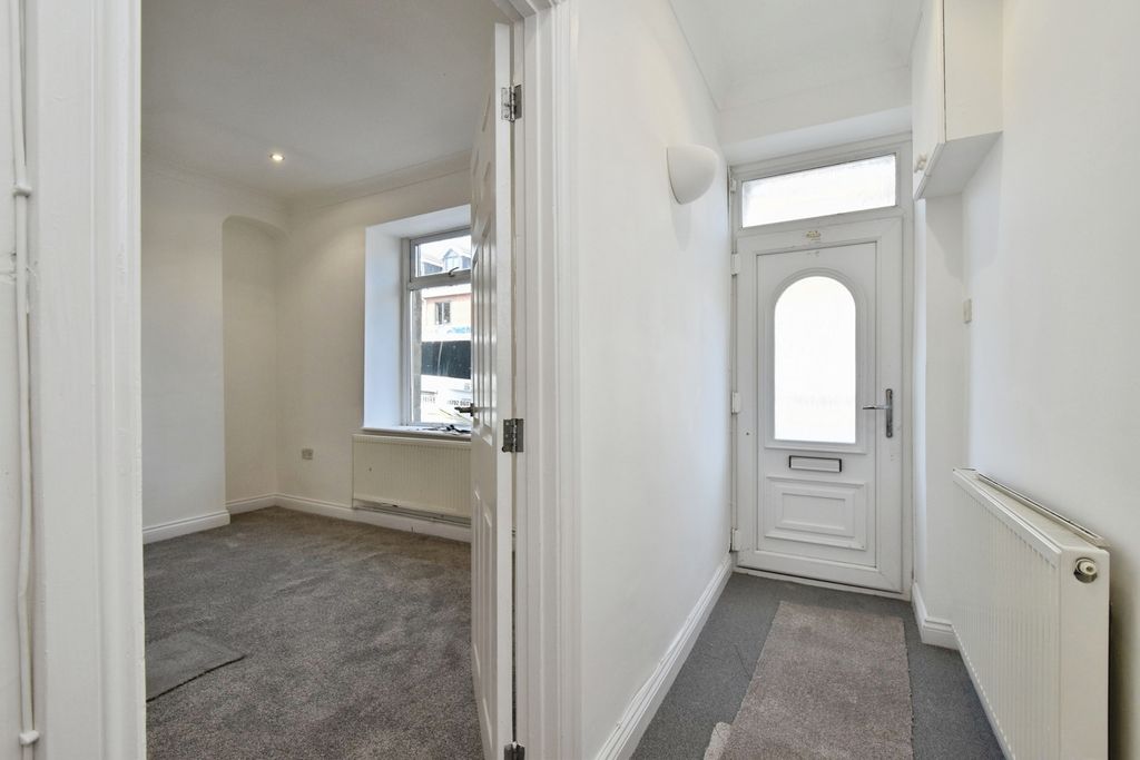 Property photo 3 of 15 Pbox-Img.Jpg