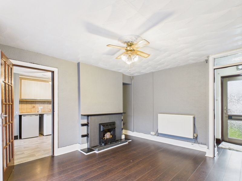 Property photo 3 of 14 Photo 8