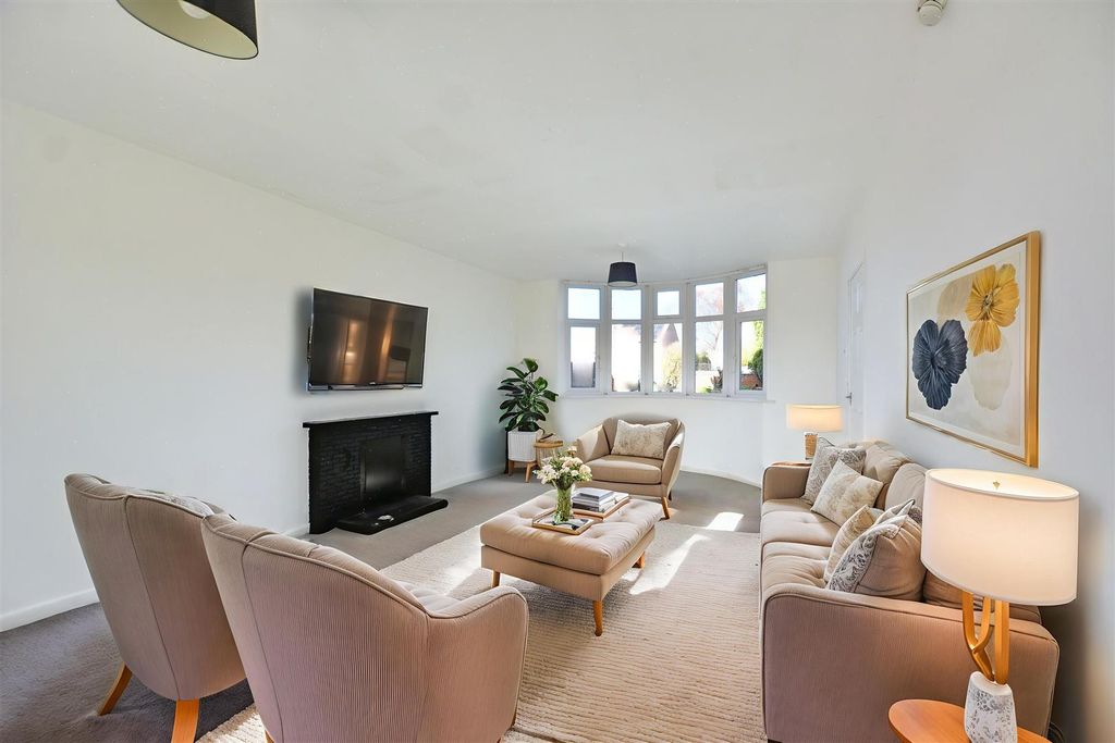 Property photo 3 of 22 Ai Lounge Diner.Jpeg