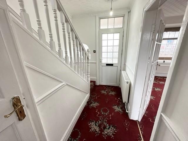 Property photo 2 of 10 Hallway