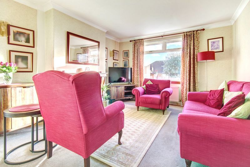 Property photo 2 of 24 Lounge