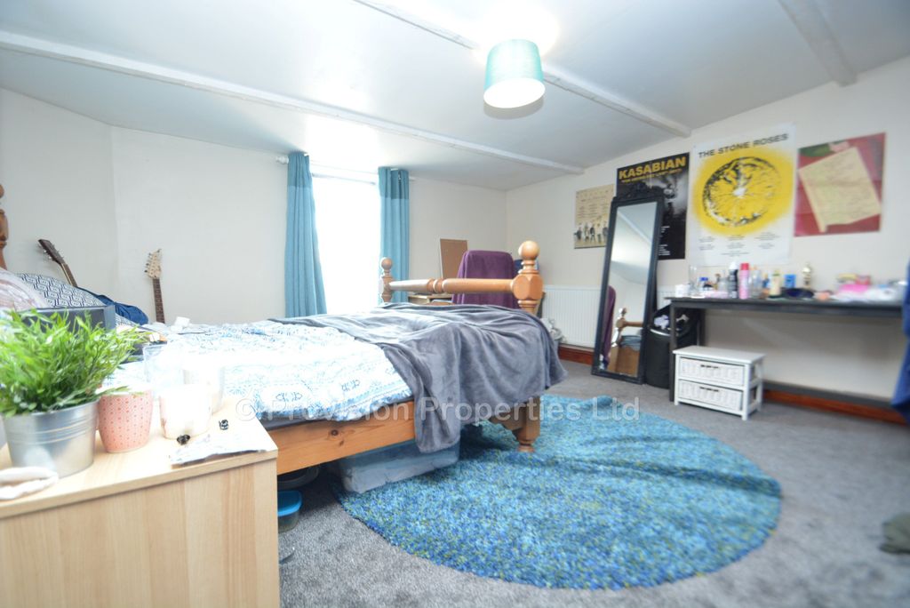 Property photo 3 of 11 Photo