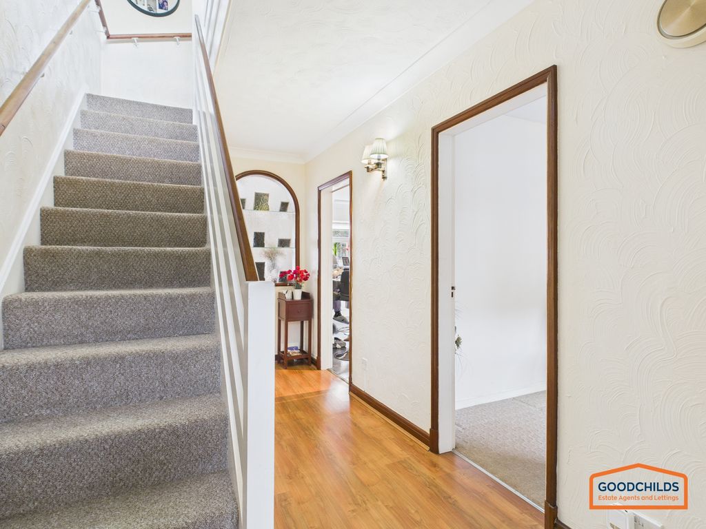 Property photo 2 of 25