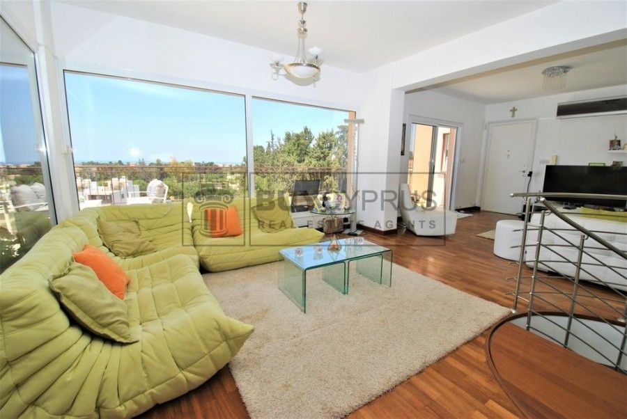 Property photo 3 of 46