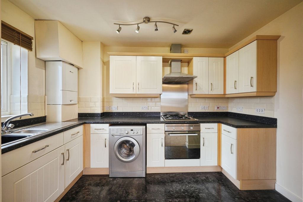 Property photo 3 of 13