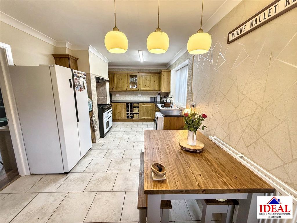 Property photo 3 of 17 Image00015.Jpg