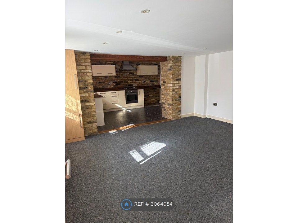 Property photo 3 of 13 Lounge To Kitchen