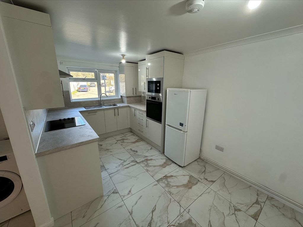 Property photo 3 of 12 Photo 2