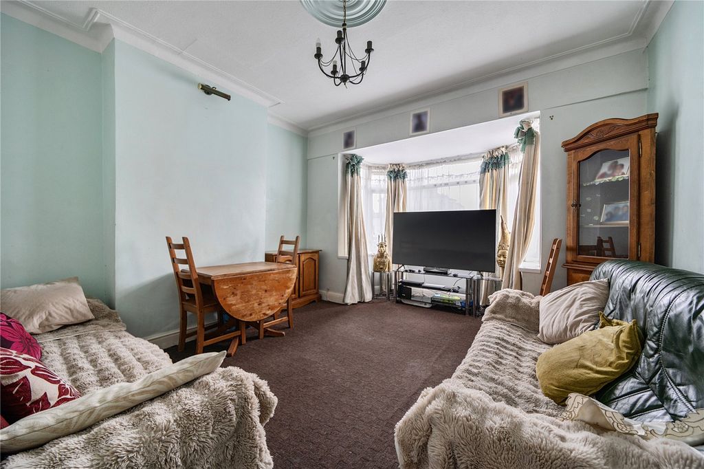 Property photo 2 of 18 Picture No. 13