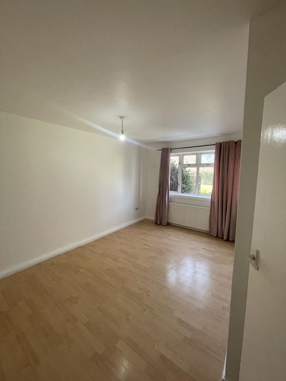 Property photo 3 of 11 Https://Cdn.Rmcloud.Online/Rmc-Temp-Live/Major/32B5Bdfa005E5199B0Fdeebc40F32Bbe.Jpg