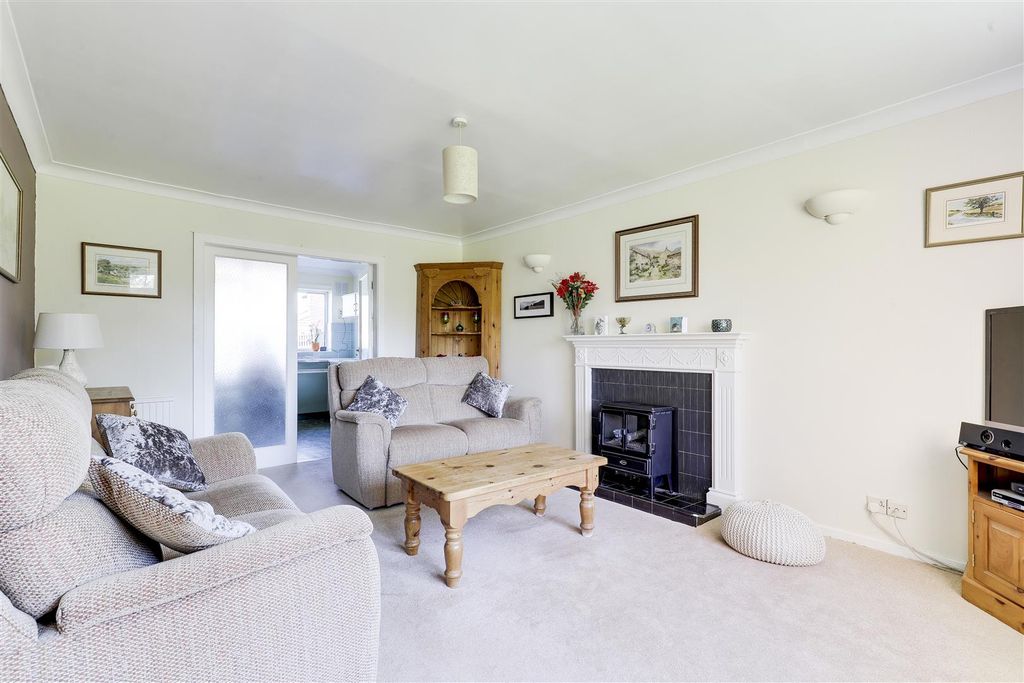 Property photo 3 of 25 5331.Jpg