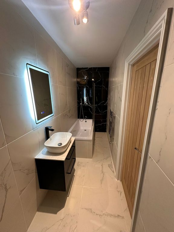 Property photo 1 of 12 Modern 3-Bedroom Flat To Rent In Chingford