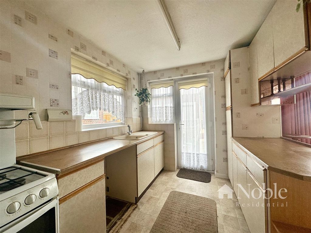 Property photo 2 of 17 Kitchen