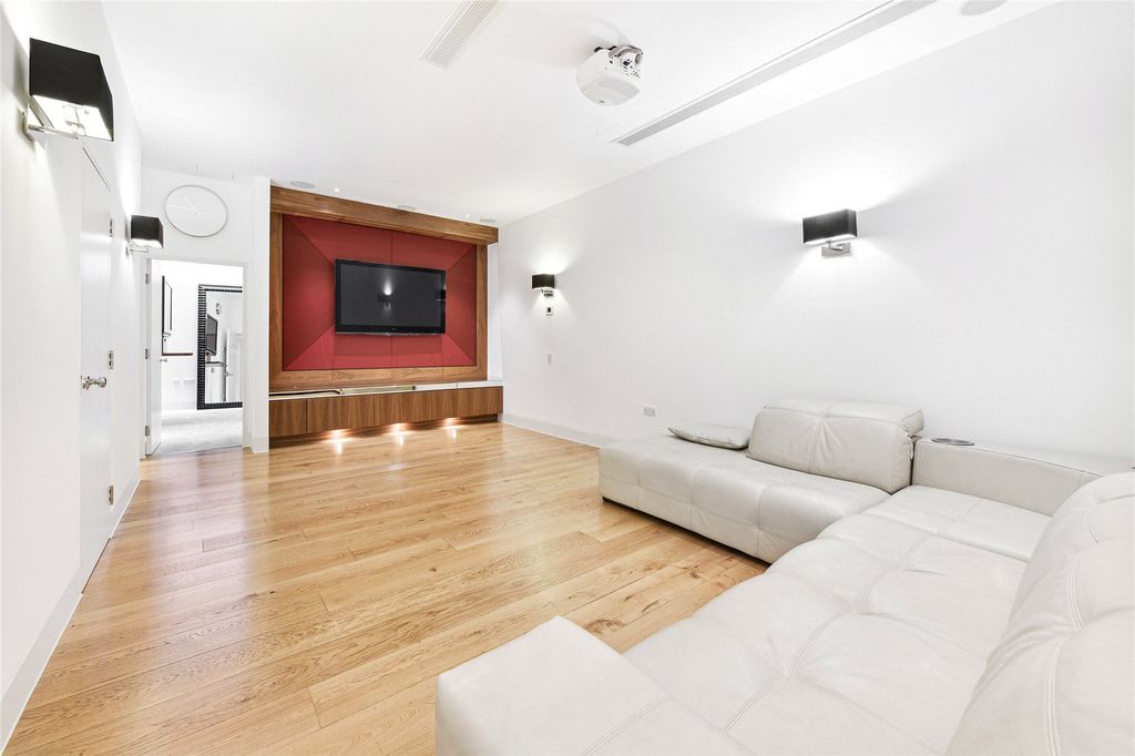 Property photo 3 of 19 Reception Room