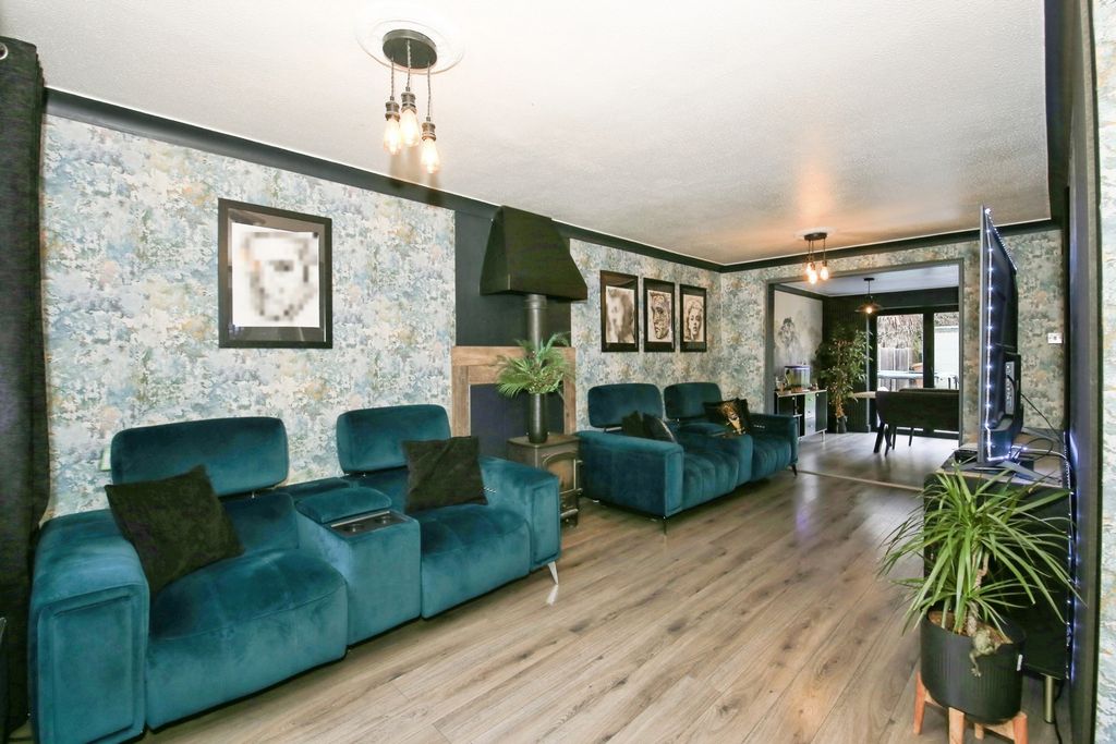 Property photo 3 of 20 Pbox-Img.Jpg