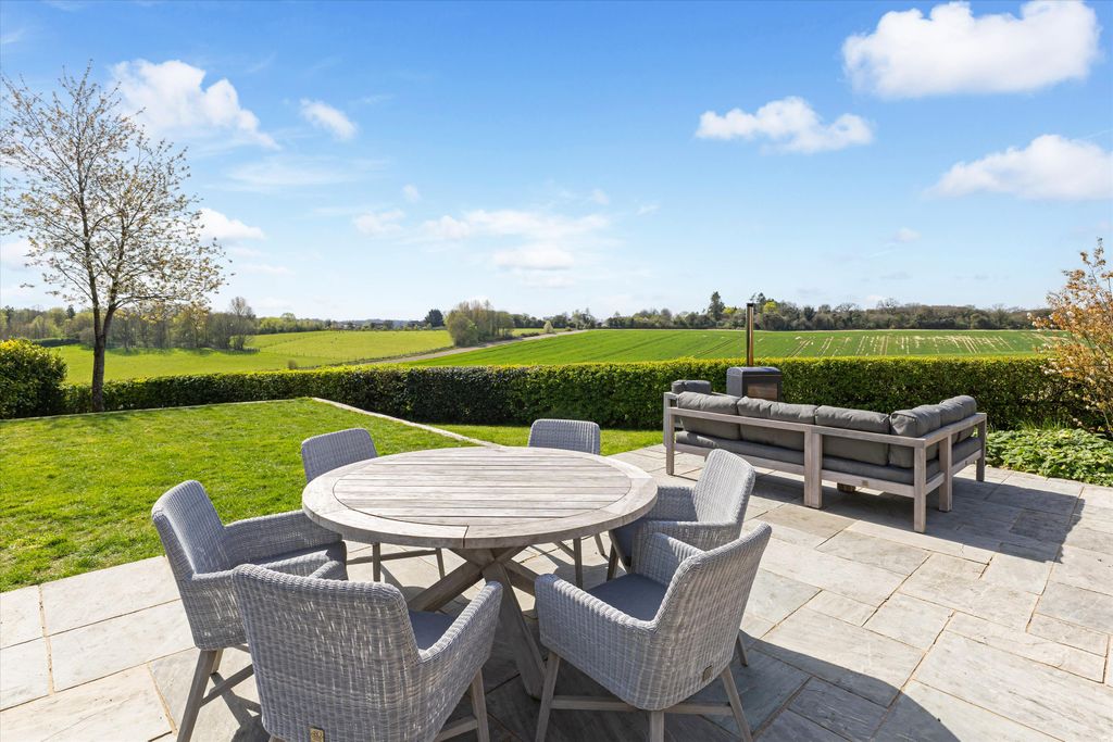 Property photo 2 of 24 Image