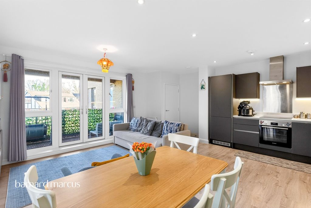 Property photo 3 of 23