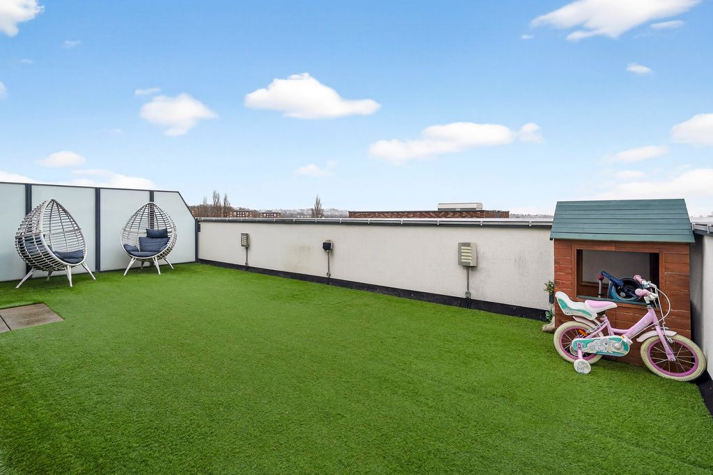 Property photo 3 of 18