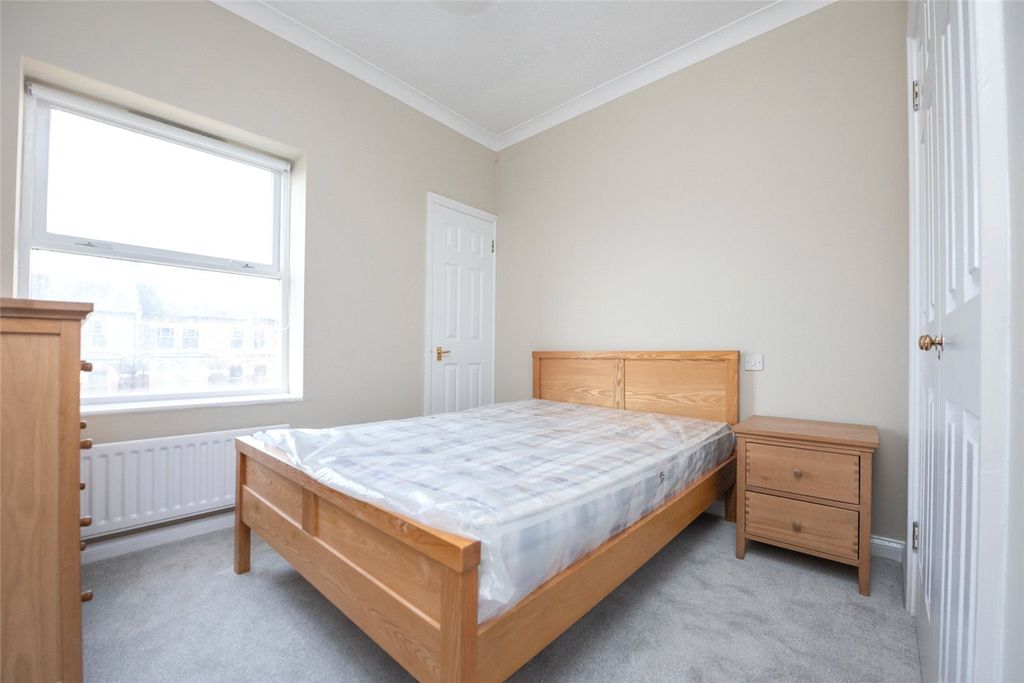 Property photo 2 of 11 Picture No. 18