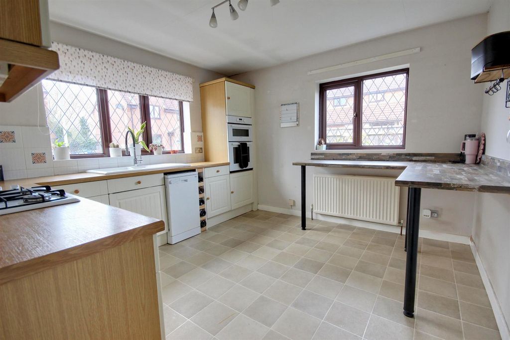 Property photo 3 of 11 Img_0055-Img_0057_Lzn.Jpg