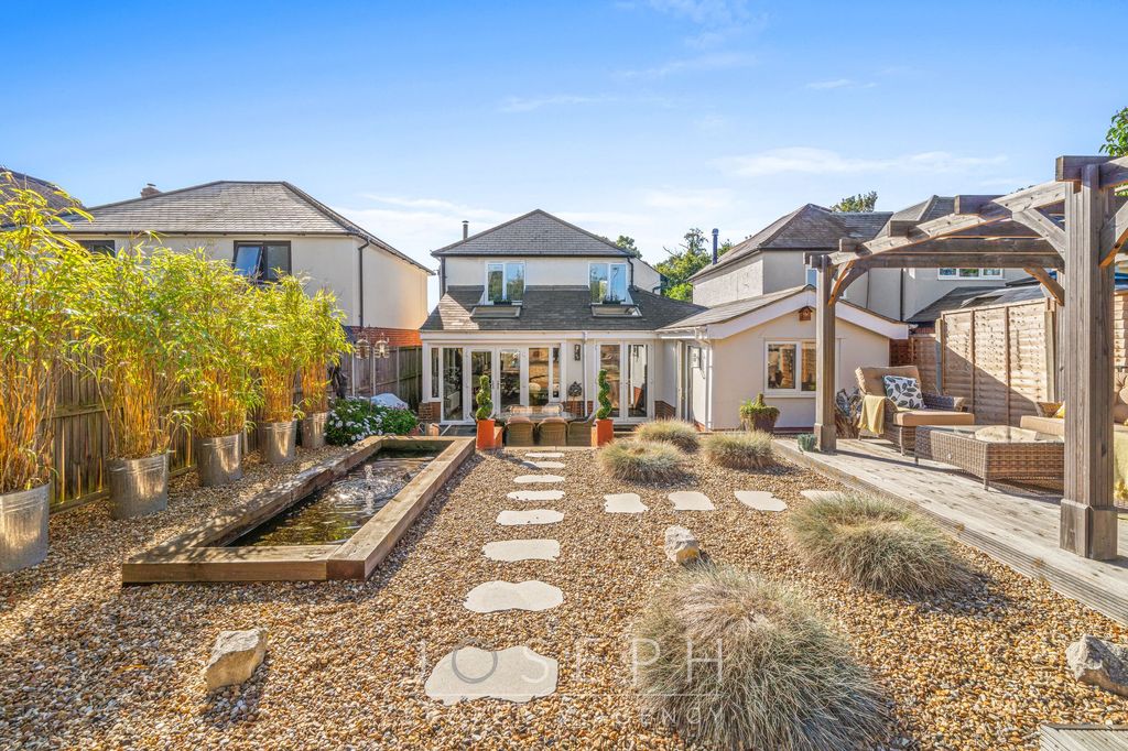 Property photo 2 of 22